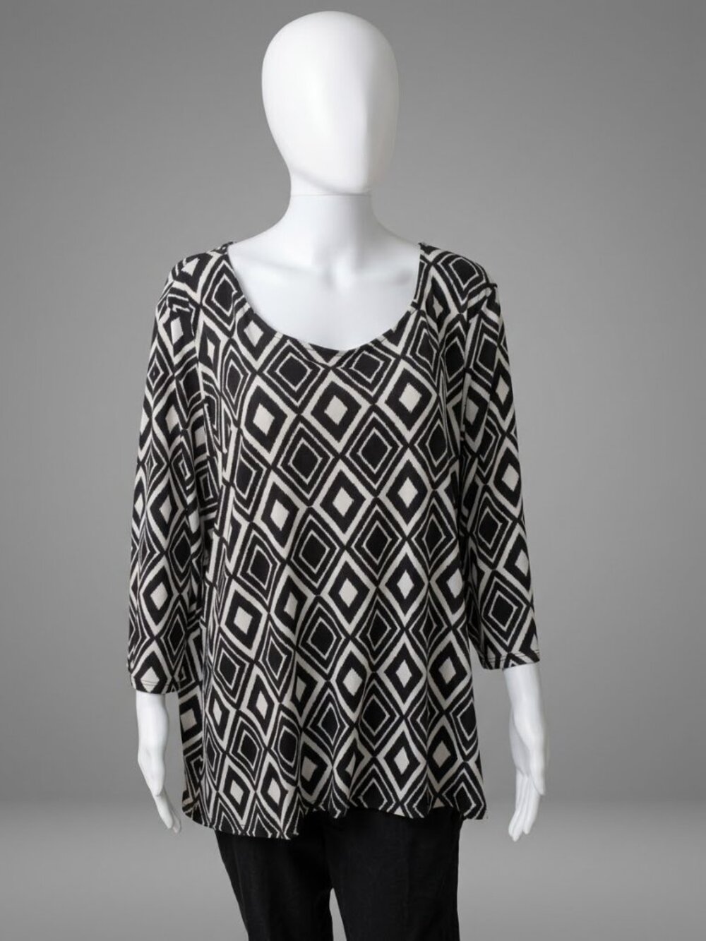 Cato Woman black and white diamond print blouse